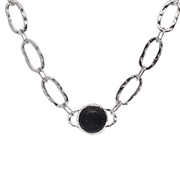 Collar de eslabones con lava volcánica