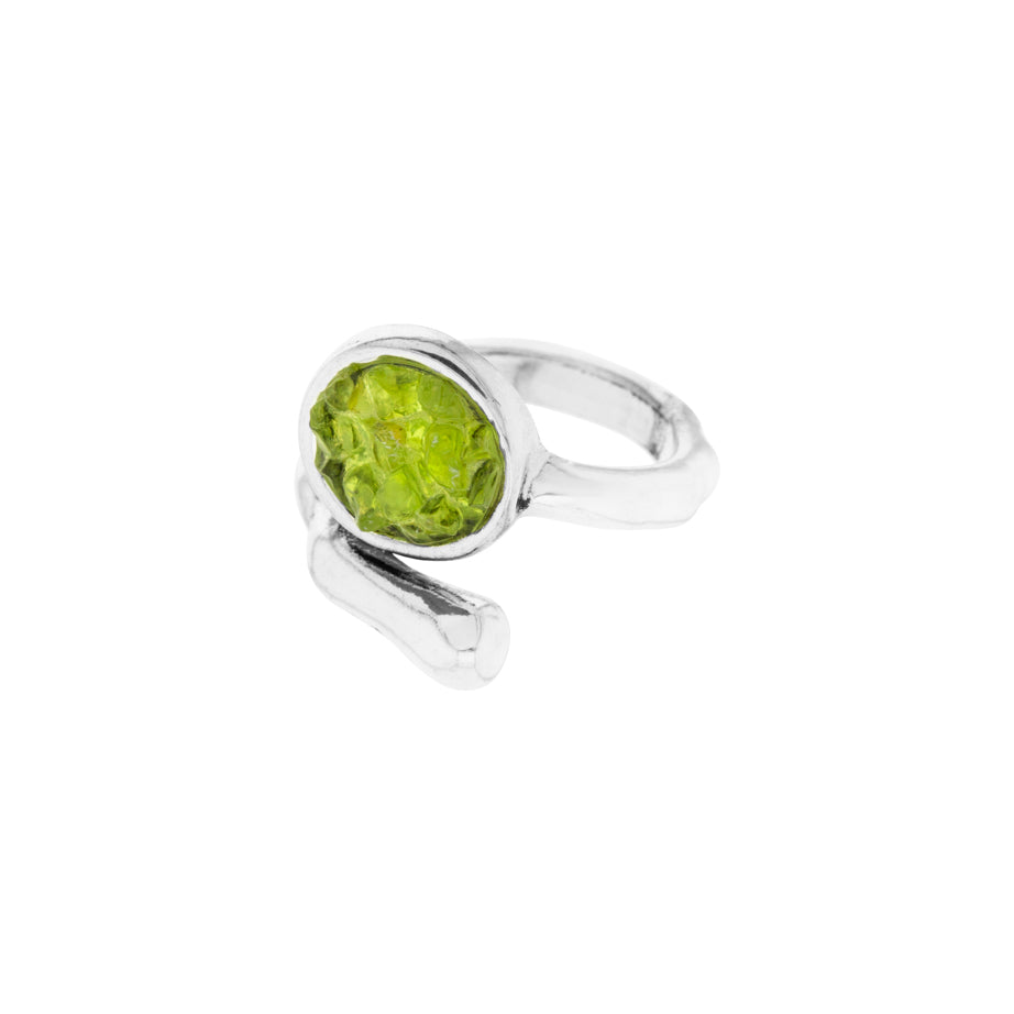 Anillo con chips de olivina