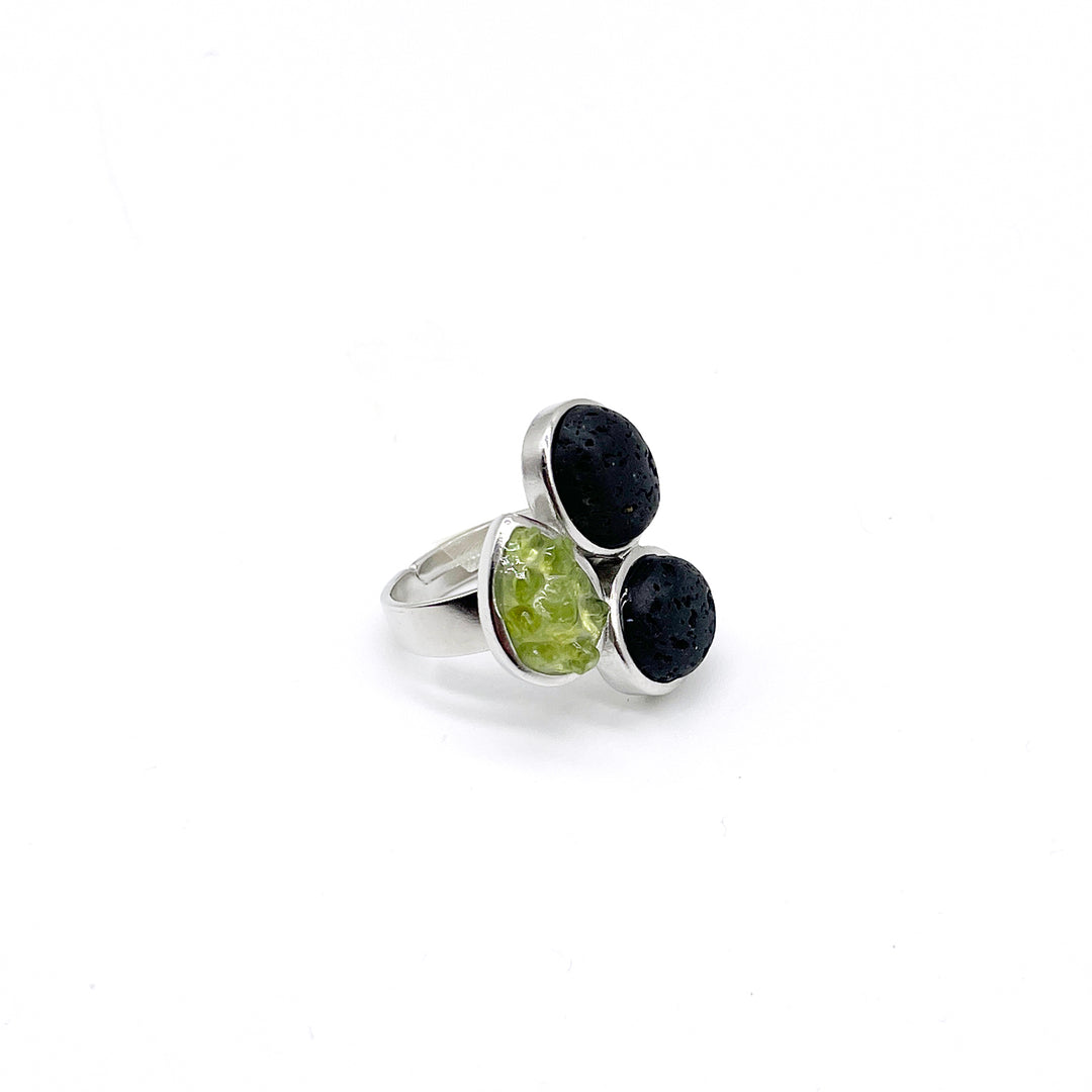 Anillo con lava volcánica y olivina, detalle