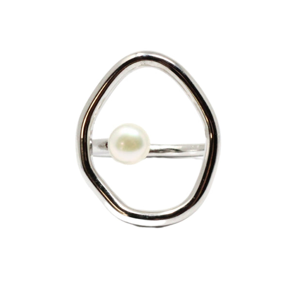 Anillo de plata con perla