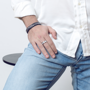 Anillo de hombre de acero con madreperla, otra vista