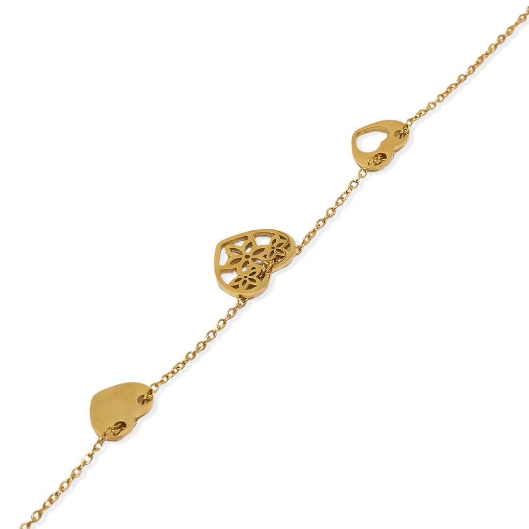 Colgante de acero bañado en oro con corazones, otra vista