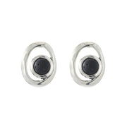 Pendientes de lava volcánica en forma de óvalo