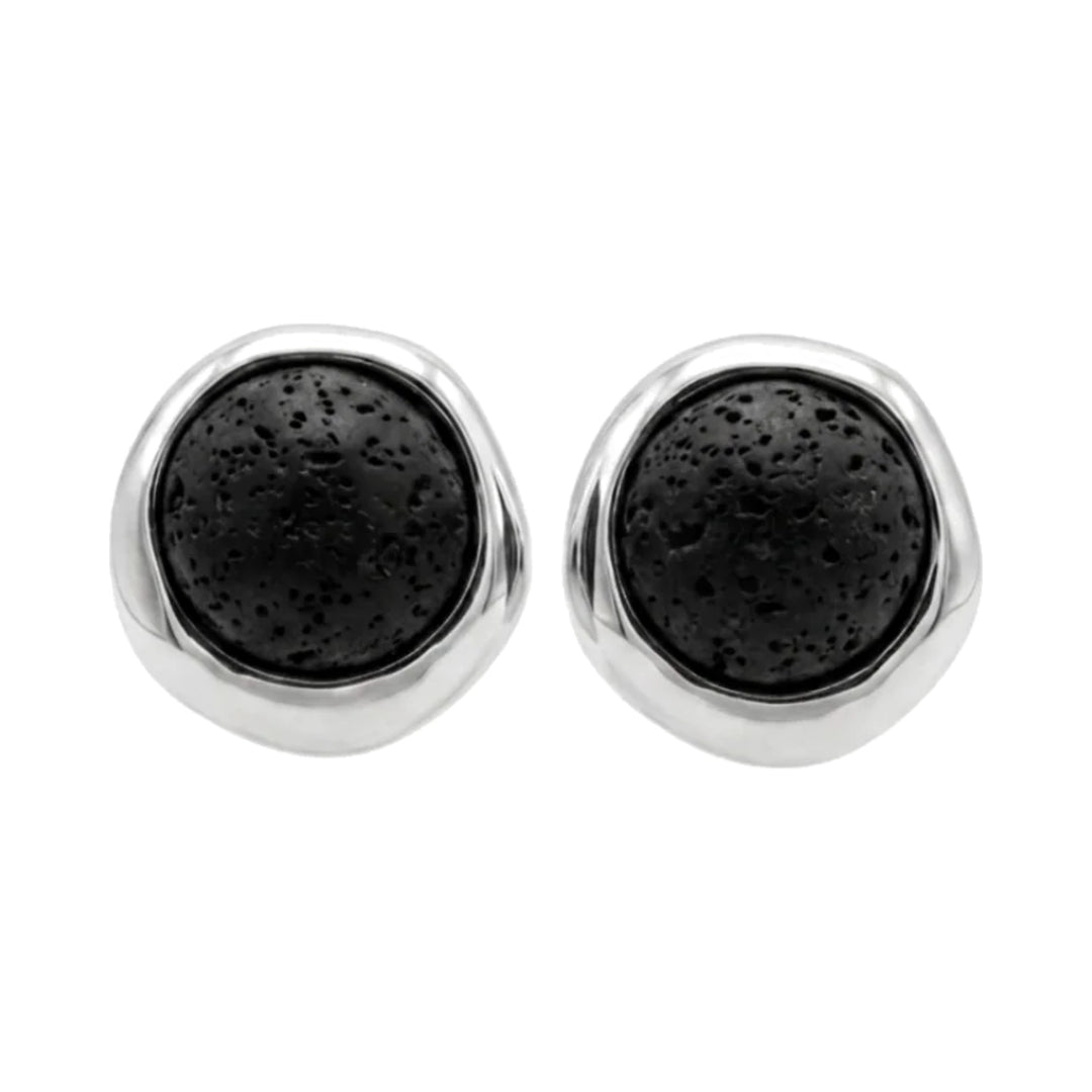 Pendientes pequeños con baño de plata y lava volcánica