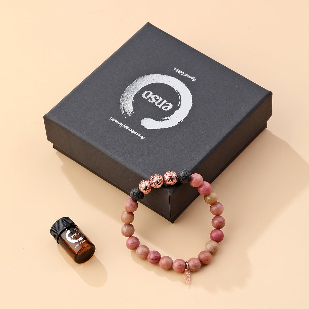 Pulsera de cuarcita rosa con aromaterapia, detalle