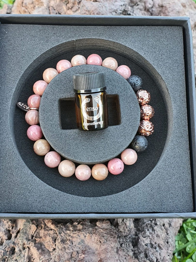 Pulsera de cuarcita rosa con aromaterapia, detalle
