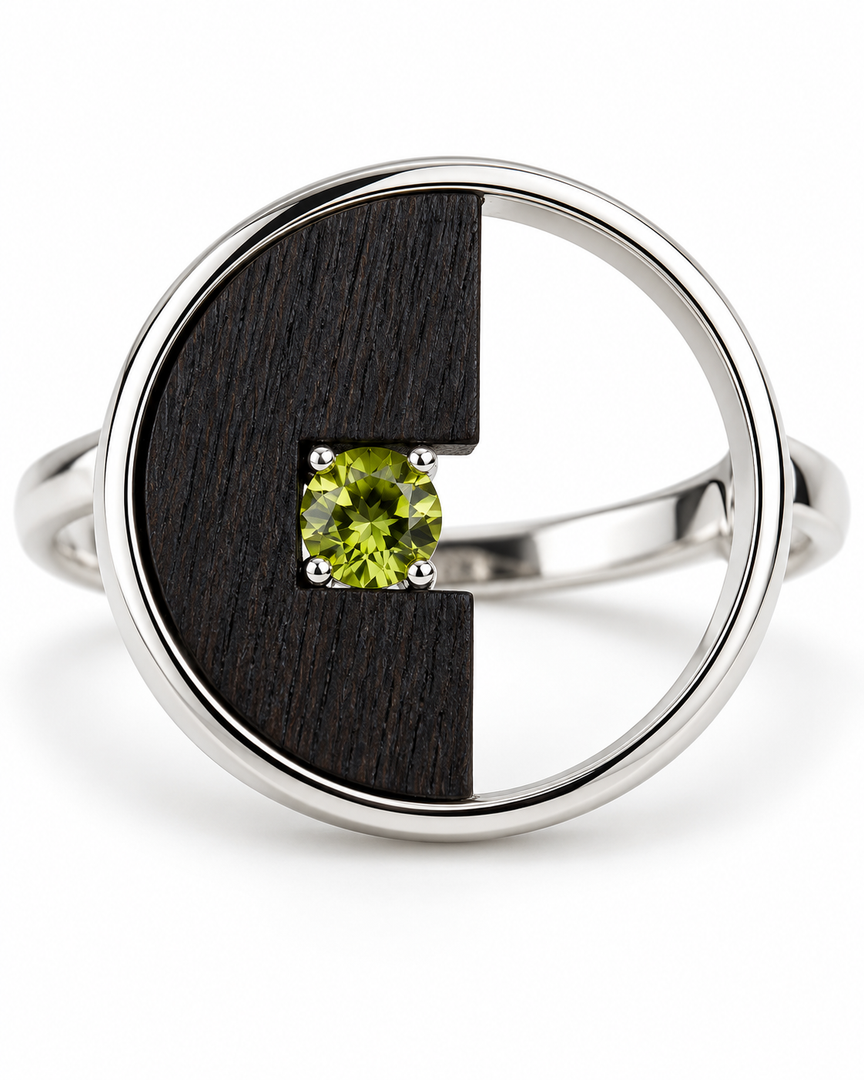 Sterling silver ring with set peridot