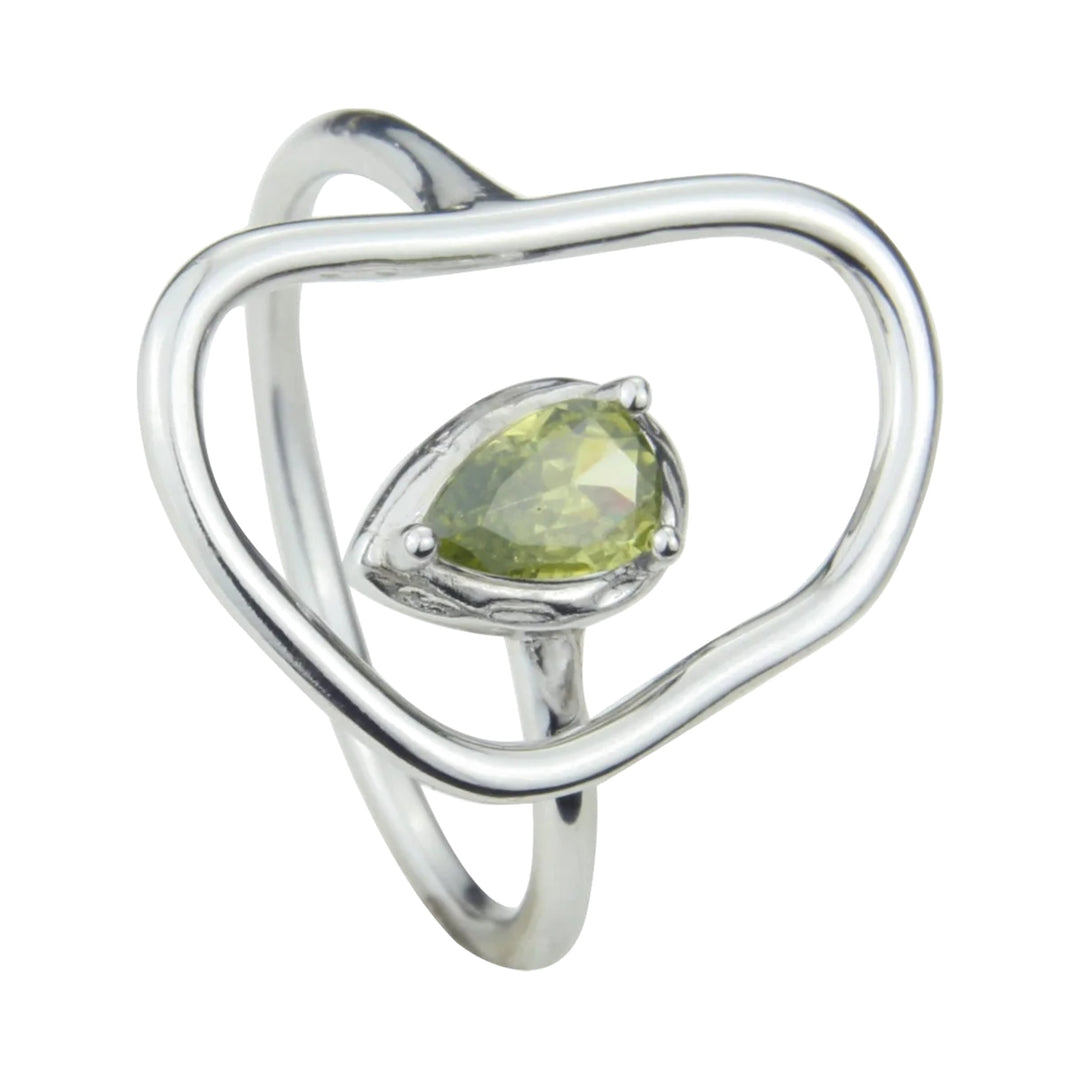 Anillo de plata con olivina engarzada