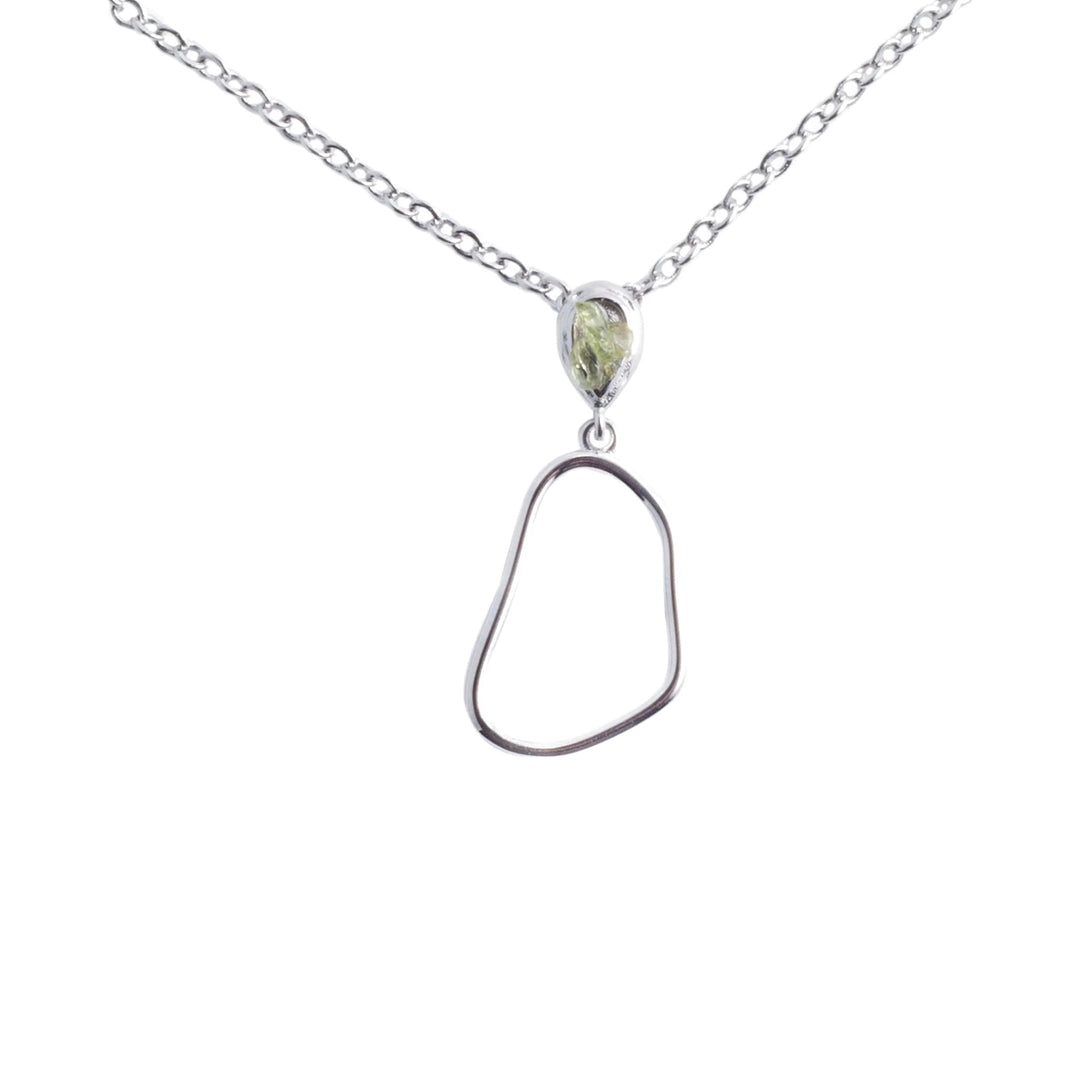 Colgante de plata con olivina barroca