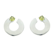 Pendientes de plata con olivina engarzada, diseño Enso