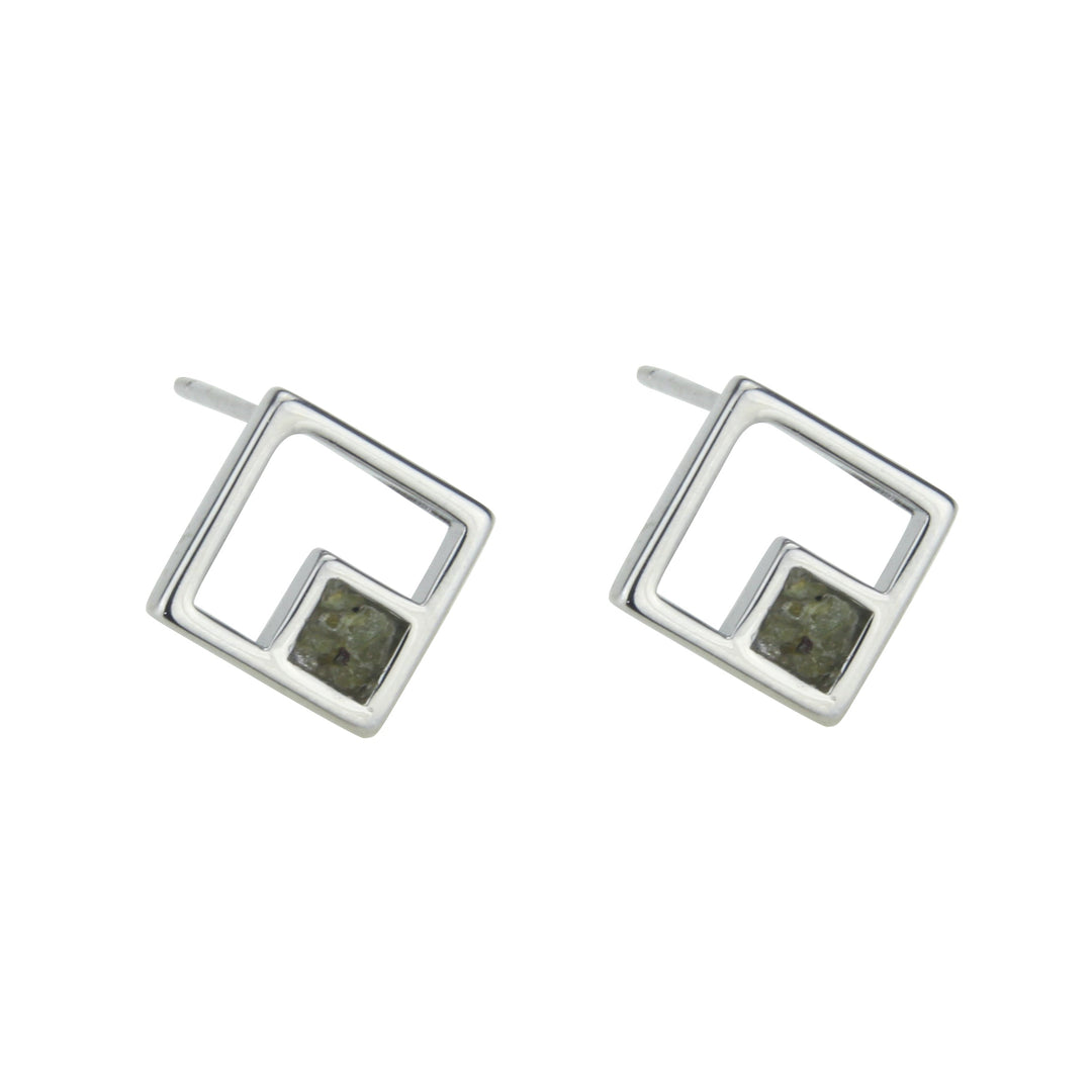 Pendientes de plata en forma de rombo con chips de olivina