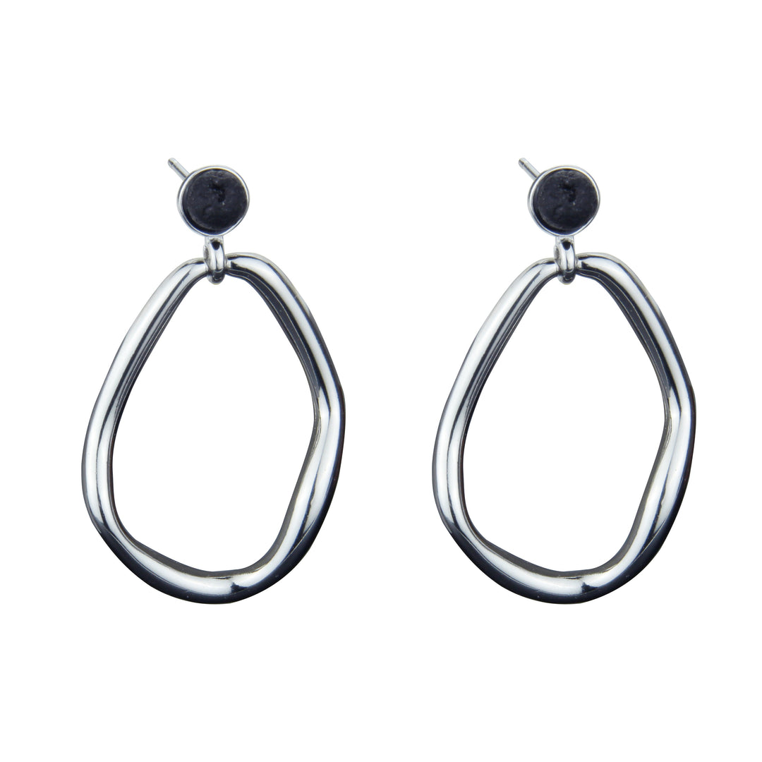 Pendientes de plata con lava volcánica